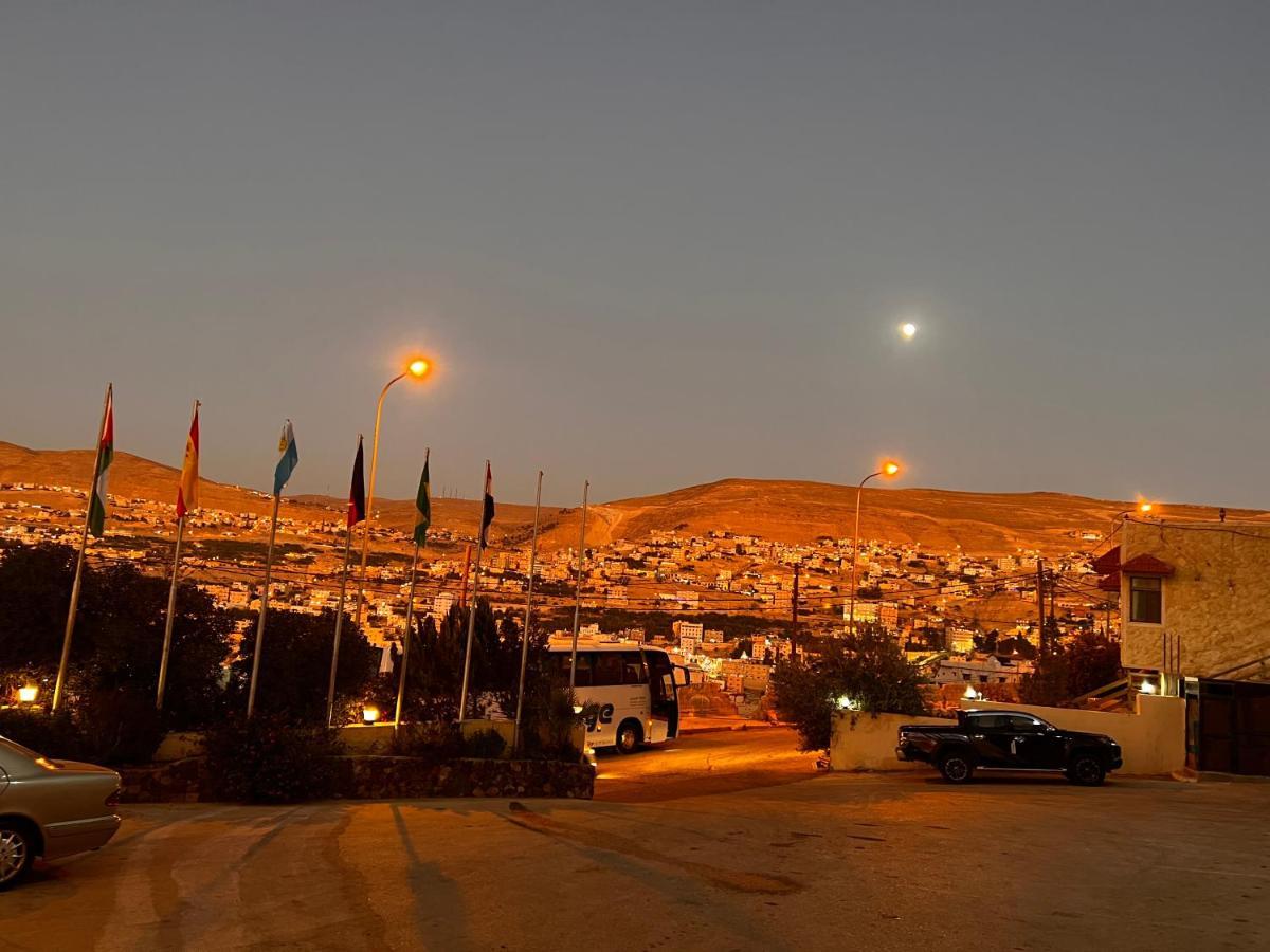 Oscar Hotel Petra Wadi Musa Bagian luar foto