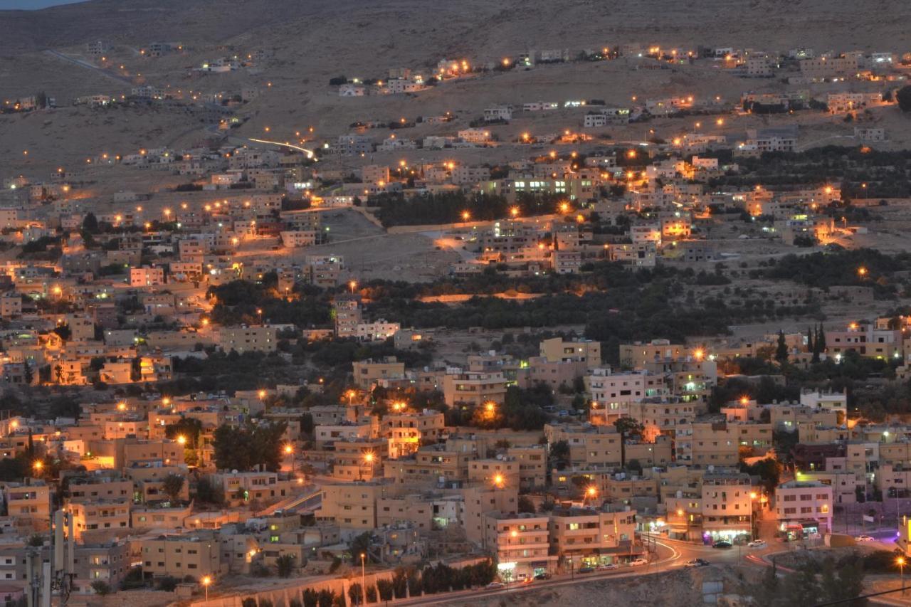 Oscar Hotel Petra Wadi Musa Bagian luar foto