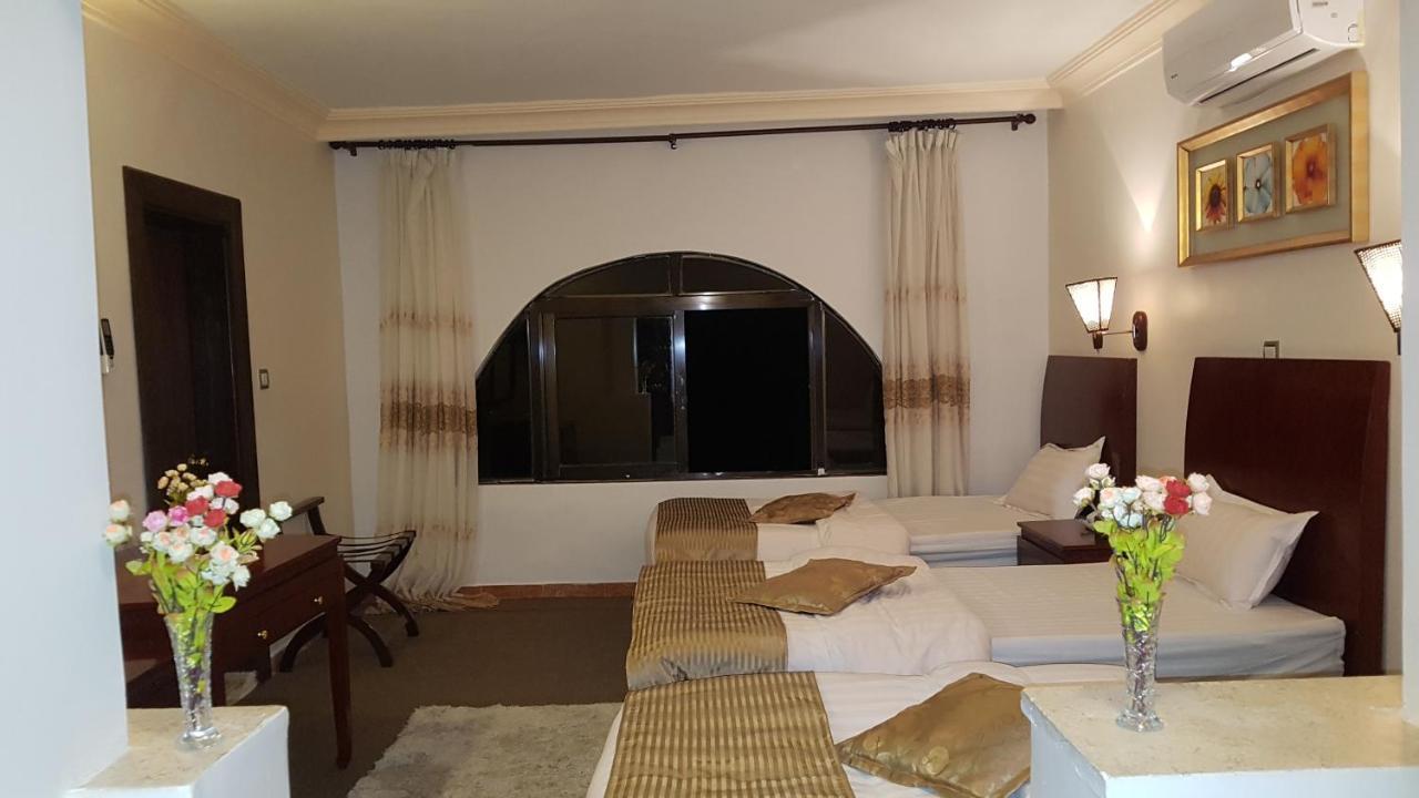 Oscar Hotel Petra Wadi Musa Bagian luar foto